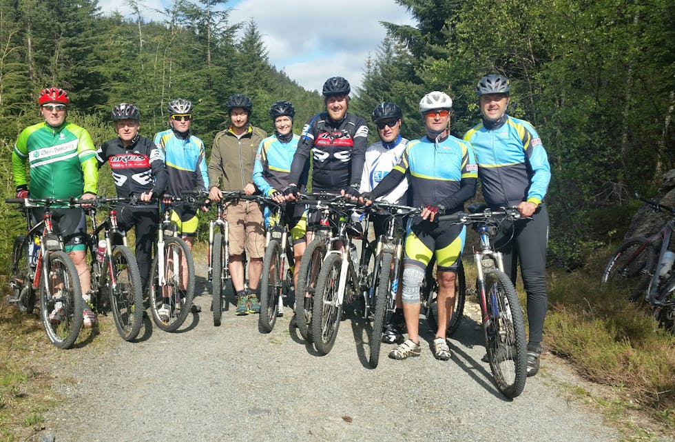 Denne gjenger er klar. Er du? Fra venestre: Tor Gunnar Lilleskog, Svein Ingen Djursvoll, Simen Djursvoll, David Skogvold, Birgith Lilleskog, Morten Ausdal, Tormod Baustad, Kenneth Baustad og Bjarte Fitjar. Foto: Dag Tormod Milje