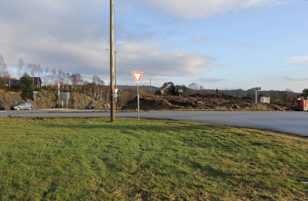 Endeleg er dei i gang med Aksdalskrysset. I mars 2019 skal det stå ferdig.