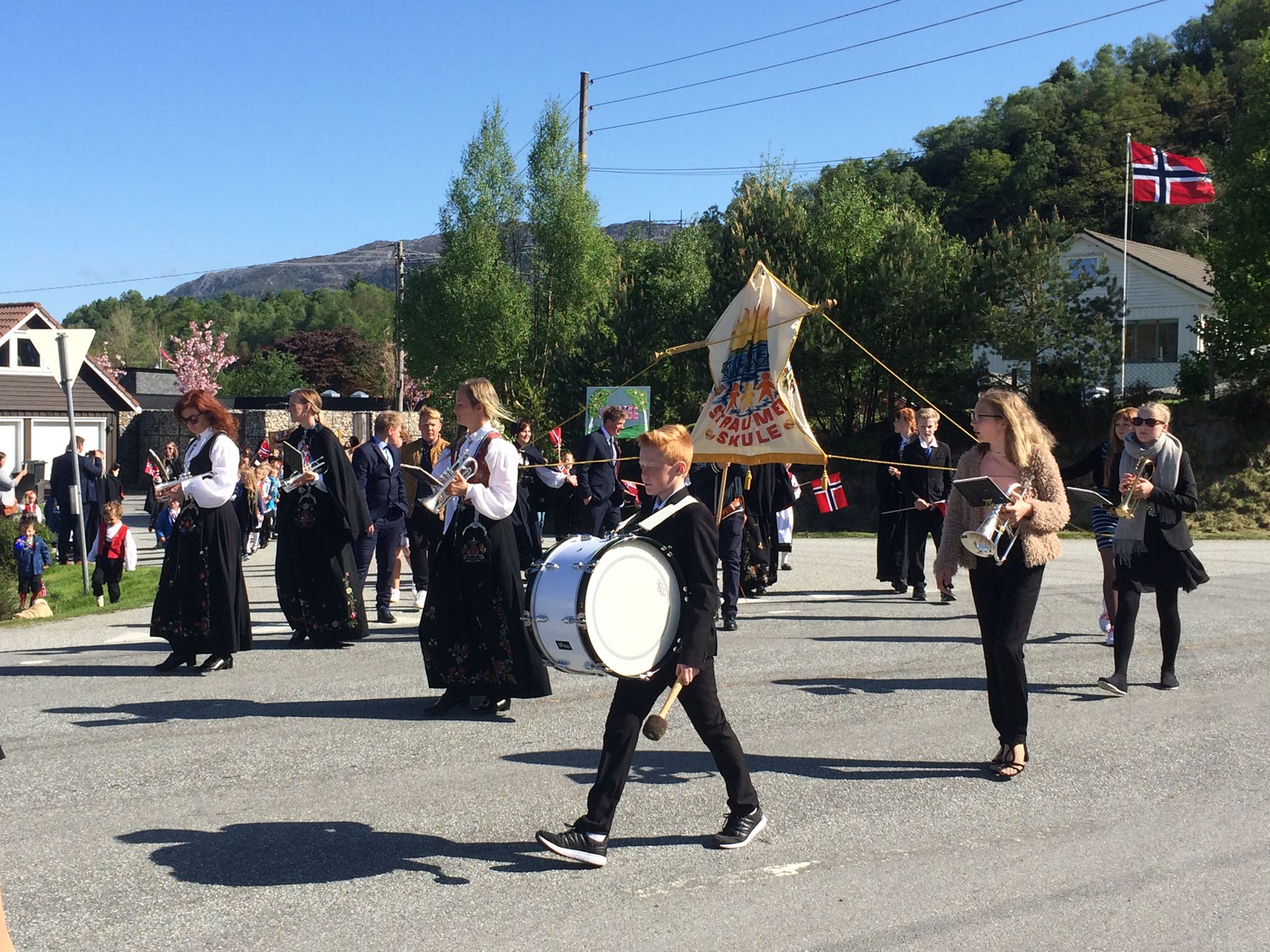 32737341_10212082767768007_4064702597339021312_n