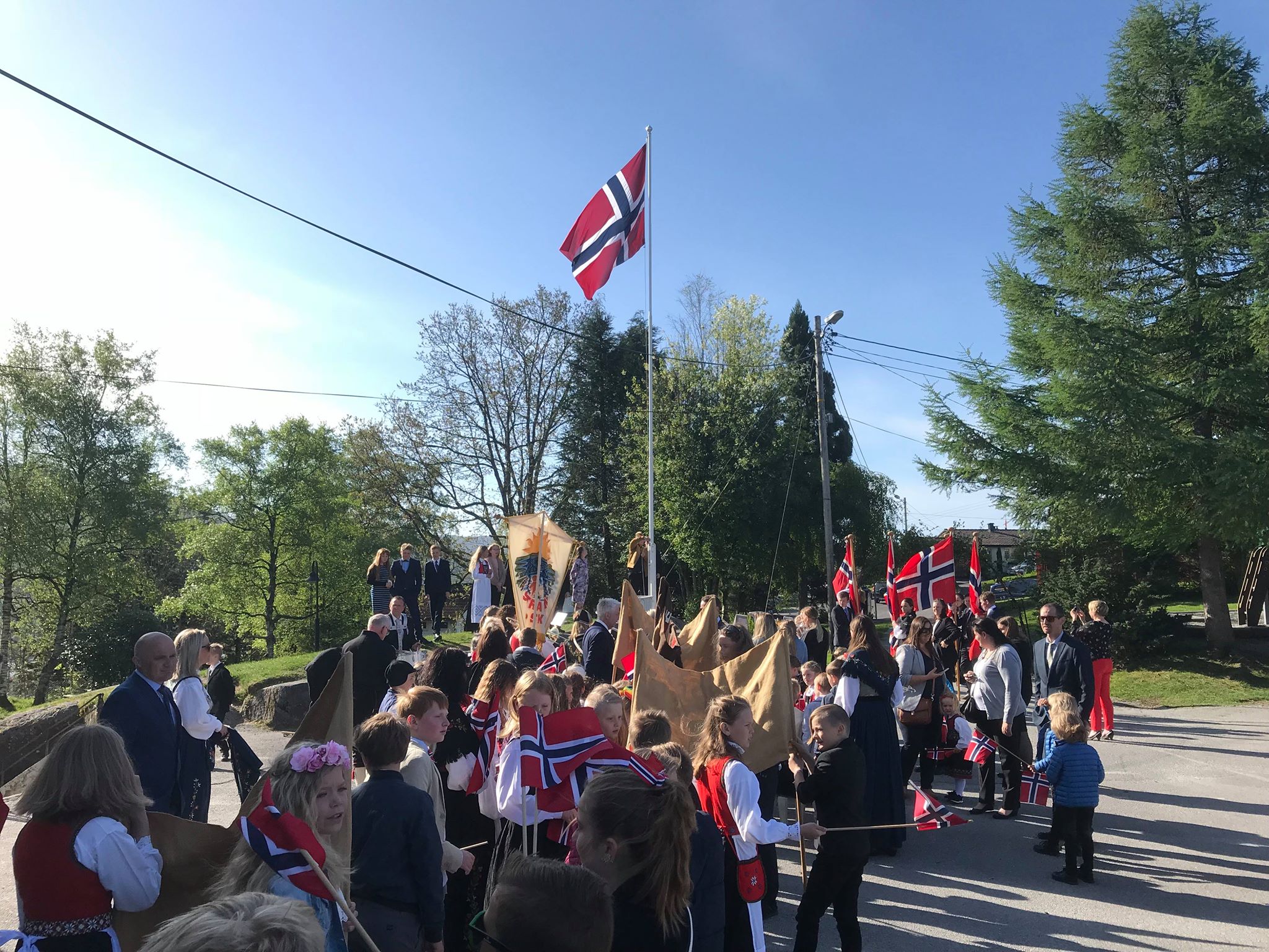 32815085_10212082772528126_5135263053163528192_n