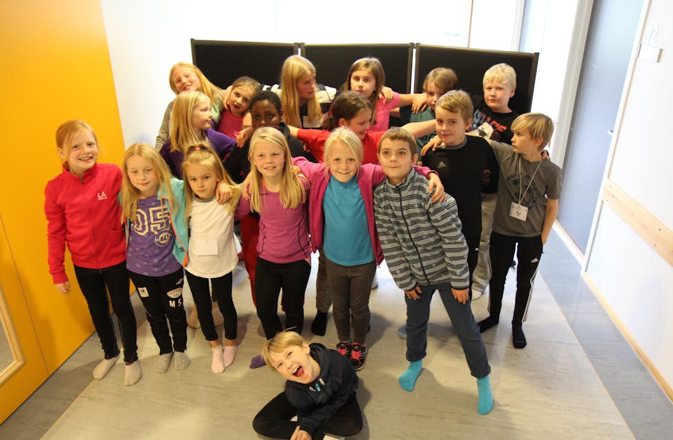 4A på Frakkagjerd barneskole var storfornøgde med å vinne 10.000 kroner i konkurransen Beintøft. Dei har gått, sykla og tatt kollektivtransport til skulen.