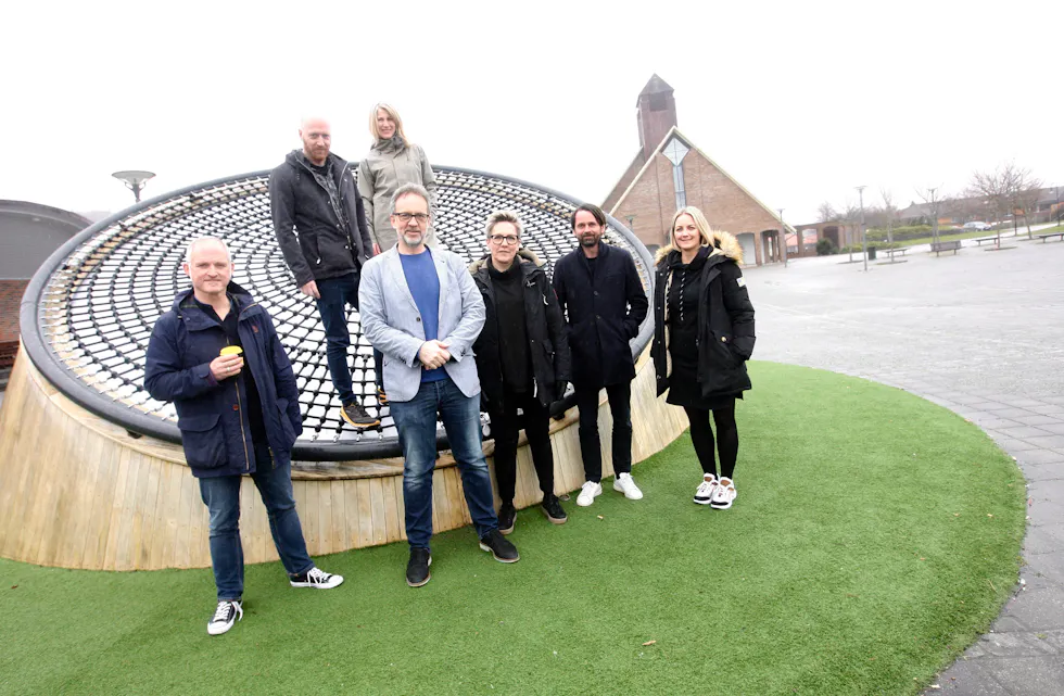 Denne gjengen lovar ein fin sommar i Tysvær. Nå vil dei ha deg med på laget. Frå venstre: Johnny Liadal, Anders Netland, Lillian Rushfeldt, Geir Stakkestad og Ann-Kristin Berge Dahle. Bak Øystein Simonsen og Helga Haugsnes Borgen.
Foto: Alf-Einar Kvalavåg