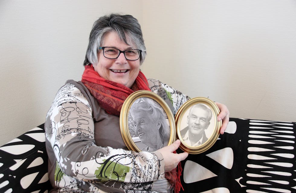 Astrid Strømø (64) ble gjenforent med sin biologiske familie for litt over ti år siden. Det har beriket livet hennes.
Foto: Karina Søvik
