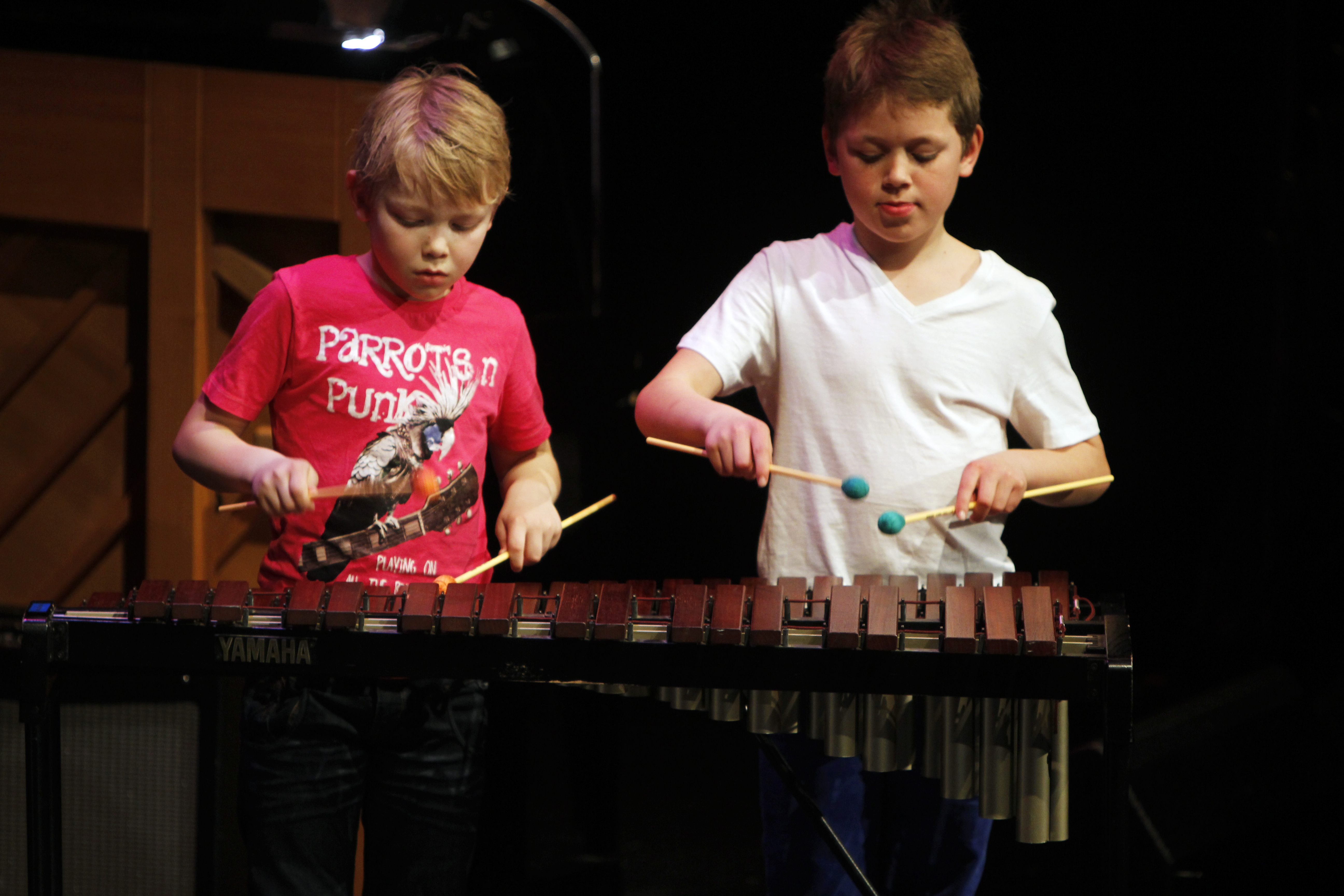 Dugnadsgjengen, fra venstre Geir Morten Larsen, Ronny Gjerde, Ann Kristin Rørtveit, Odd Morten Jørgensen, Magne Jørgensen, Tore Andre Larsen, Tore Kirketeig, Leif F. Svendsen, Steinar Høyvik og Are Flattun. De er ikke enig i at dette er en manneklubb, og Ann Kristin er beviset på det, mener de.