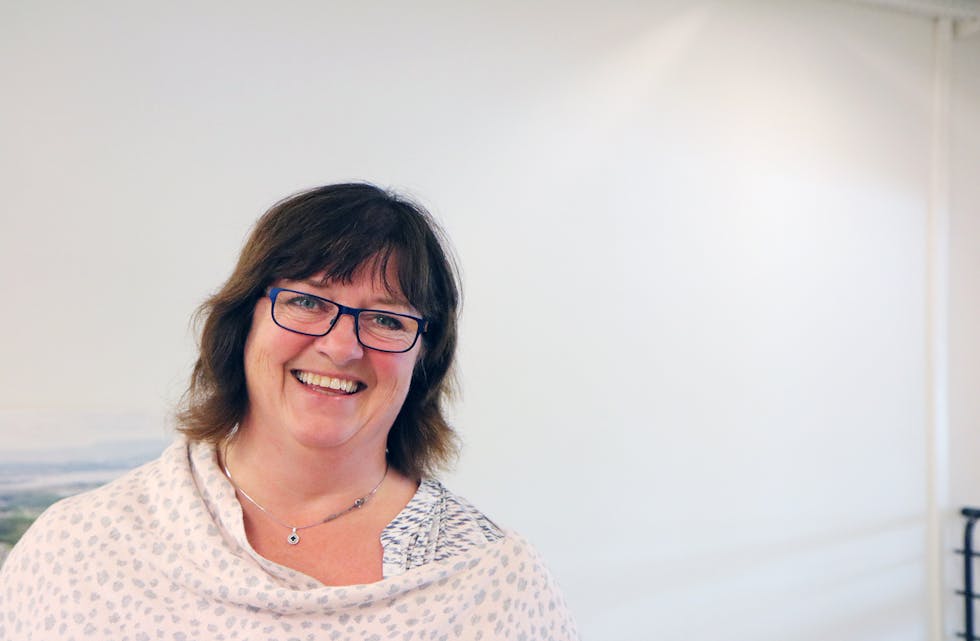 Leiar i Tysvær Bondelag Inger Johanne Bligaard, ønsker alle velkommen til Open Gard på Tveit på søndag.
Foto: Mona Terjesen