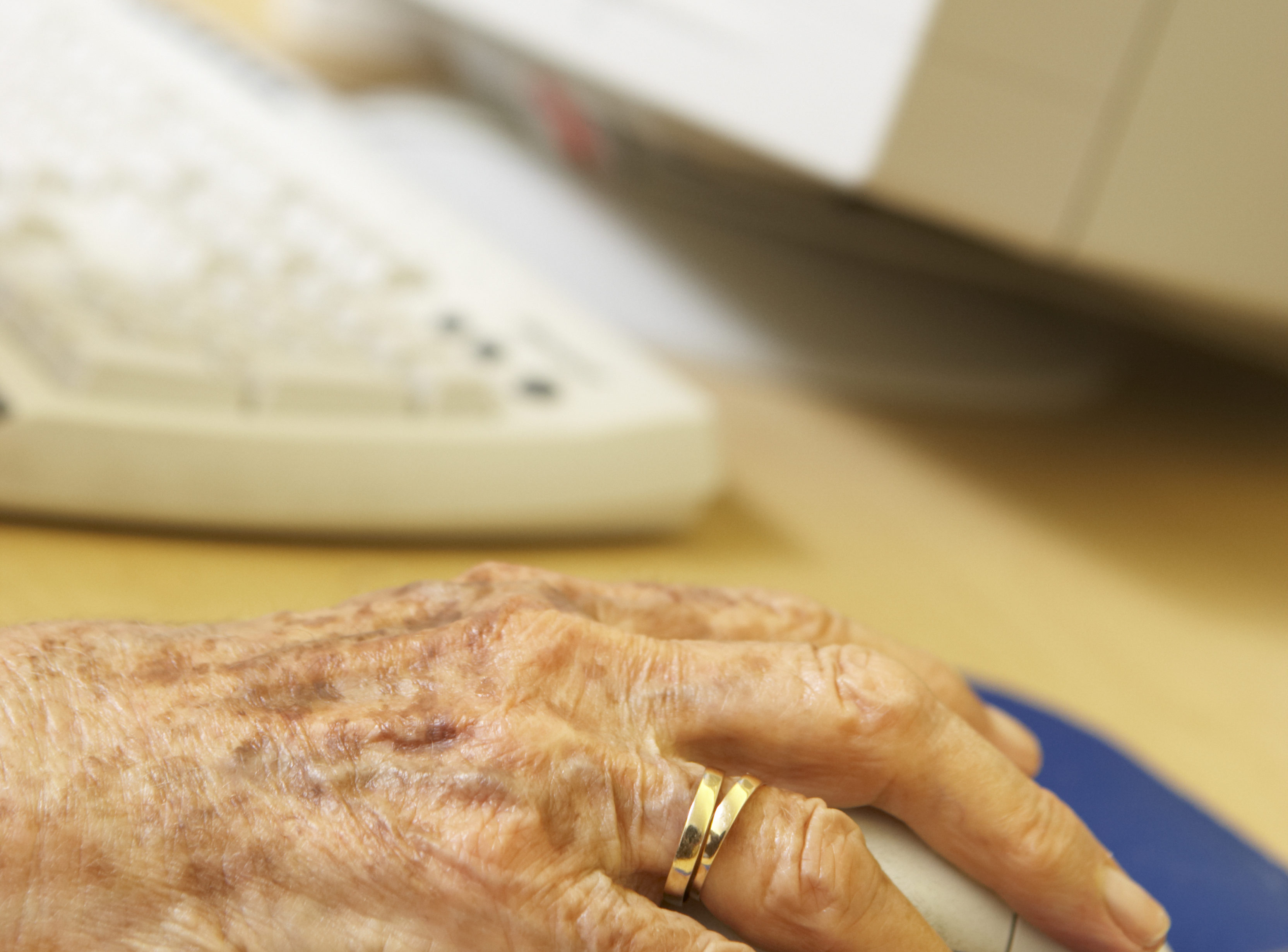 Stadig flere finner det de leter etter hos  kommunen via en datamaskin eller mobilen.