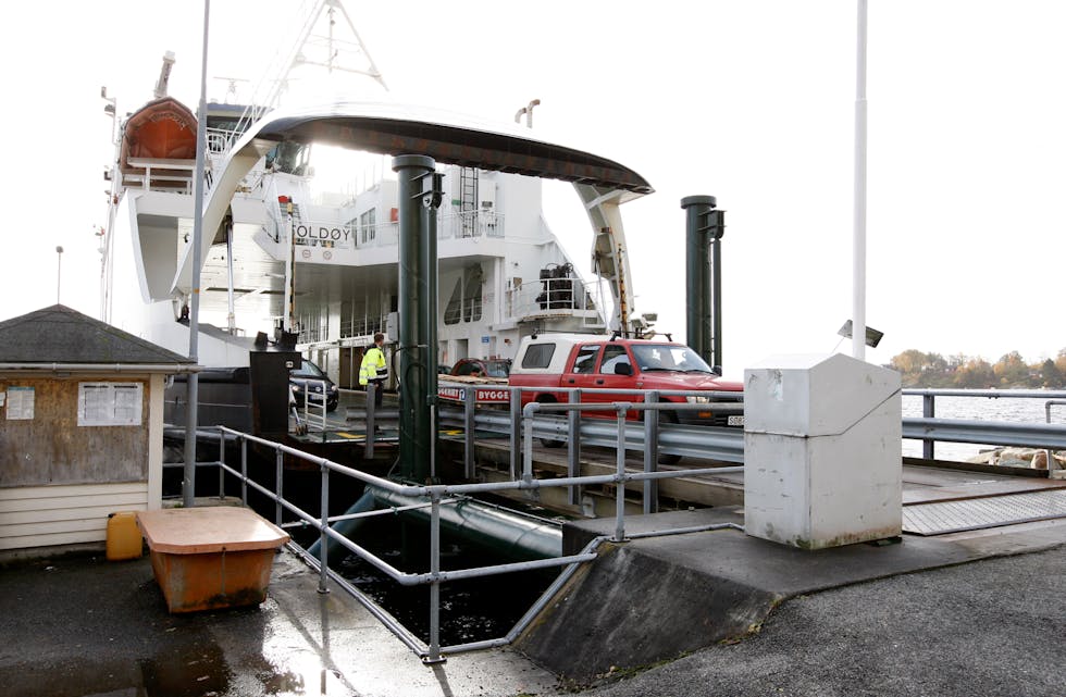 Om berre nokre månadar kan slike bilete frå Nedstrand vere historie. Når Sandsfjordbrua opnar vil ein legge ned dagens ferjesamband frå Nedstrand.
Arkivfoto: Alf-Einar Kvalavåg
