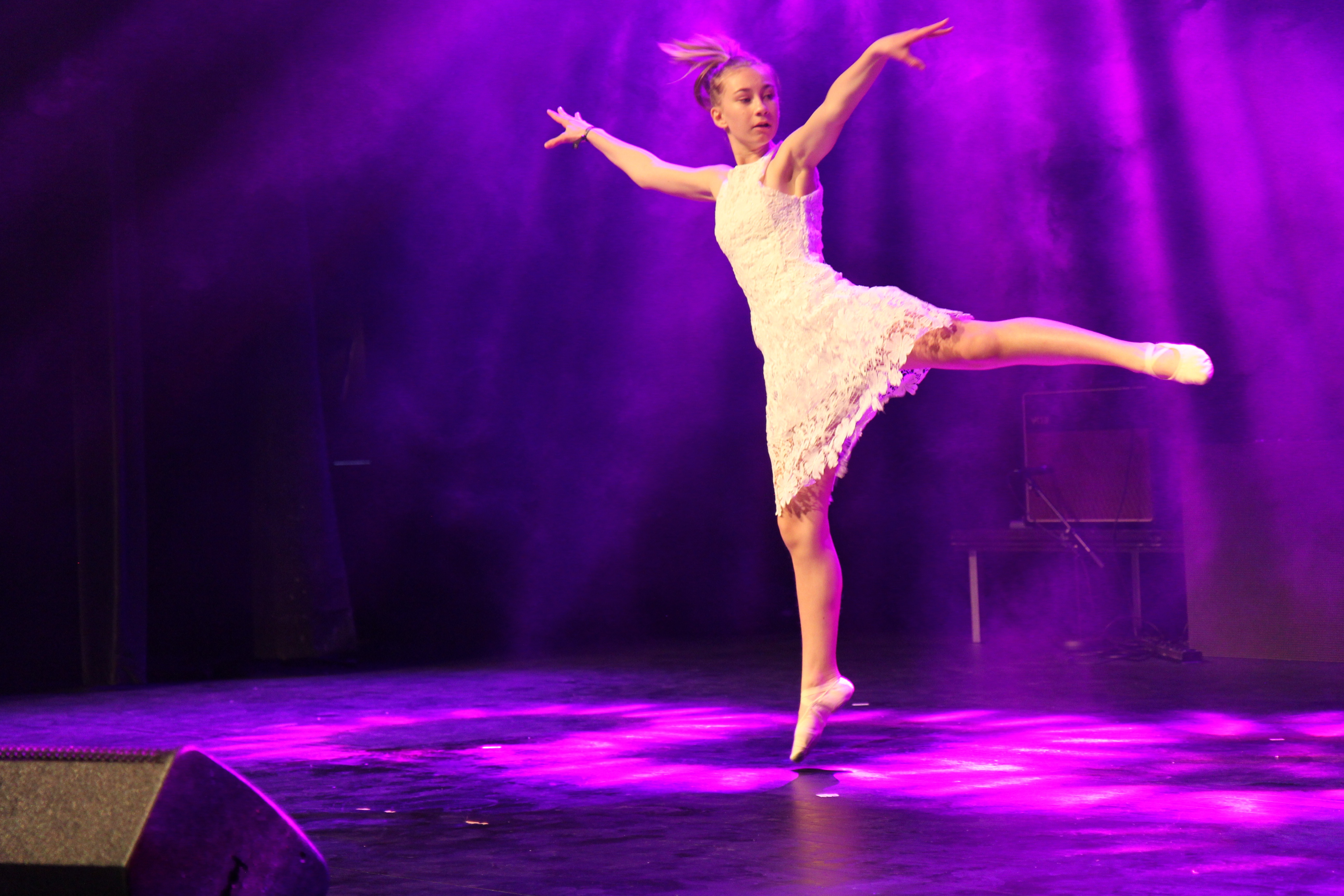 Alida Solvang dansa jazzdans, med eigen koregrafi.