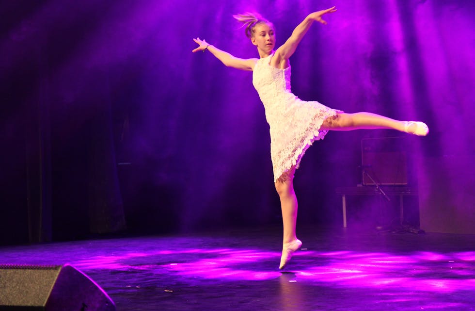 Alida Solvang dansa jazzdans, med eigen koregrafi.