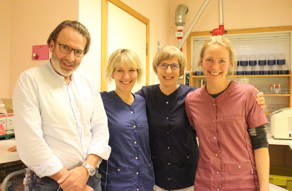 Staben ved Hegren Legekontor, Torbjørn Egenberg, Anne Lise Hovland, Astri Ødegård og Liv Hofgaard. Aina Nordtveit var ikke tilstede da bildet ble tatt.