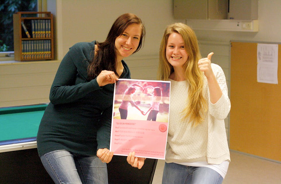 Line Immel og Nanina Wörmann gjer klart til jentekveld. Foto: Jorunn Bjørndal Lilleland.