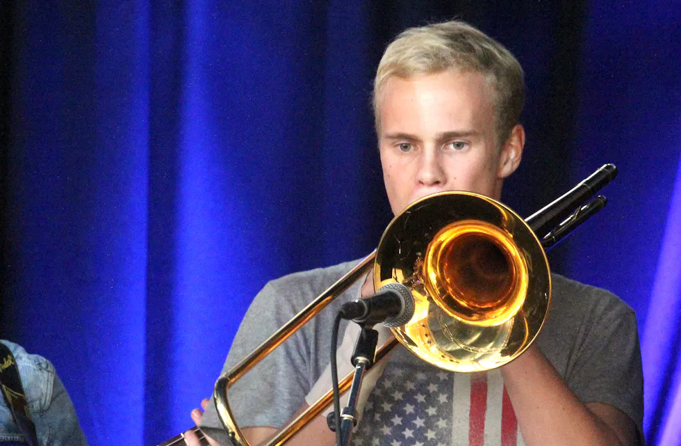 19 år gamle Kjetil Djønne frå Førre er klar for EM for brassband i Frankrike. Foto: Mona Terjesen