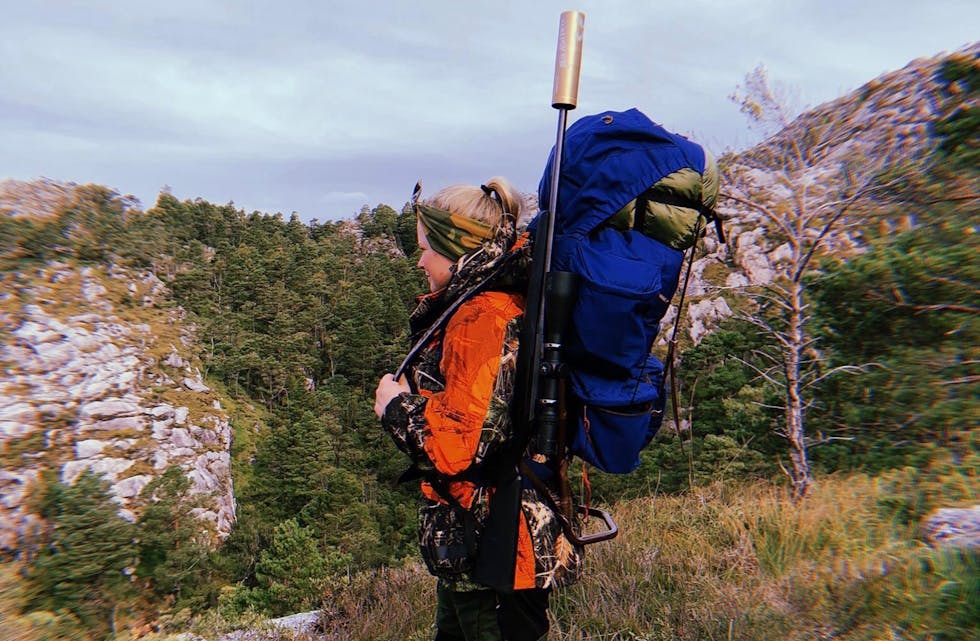 Linn Østebøvik Sandslett synst jakt er ein fin måte å lære mykje om natur og dyr. Foto: Privat