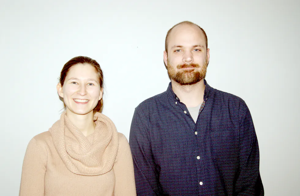 Heidi Westin Eikje frå Eikje flytta heim i fjor sommar, etter fullført bachelorgradutdanning i miljø- og ressursfag i Bergen. Ho har tidlegare vore politisk aktiv i Grøn Ungdom og MDG Hordaland. Her saman med tredjemann på lista Jan Ivar Bringedal.
Foto: privat