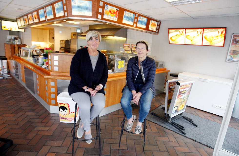 Benny Håkonsen og Bjørg Tysvær Haukås er overvelda over responsen som har komme etter at det blei kjent at Minutten Grill skal stenge dørene den 28. september. Kanskje dukkar dei opp i den nye butikken i 2015.
Foto: Alf-Einar Kvalavåg