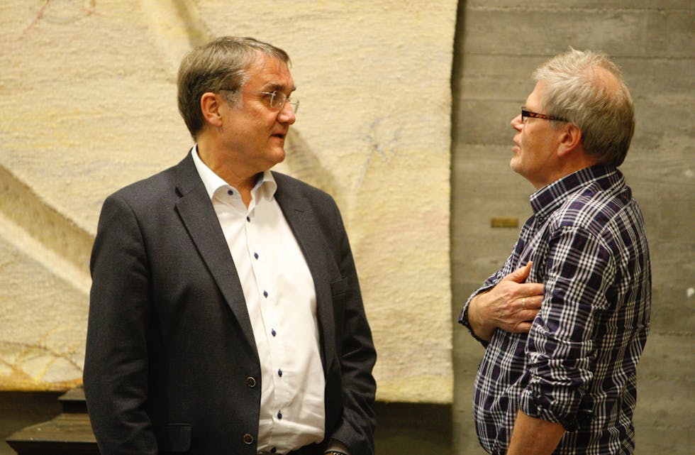 Rådmann Arvid S. Vallestad og økonomisjef Tor Leif Helgesen kan glede seg over gode økonomiske tal for Tysvær-økonomien for tida.