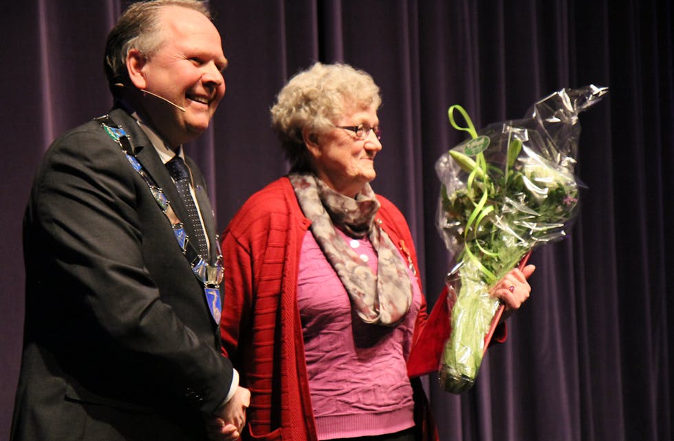 Bjørg Elisabeth Førre fekk Kongens fortenestemedalje under årets nyttårsmottaking på Tysværtunet. Foto: Ingvild R. Myklebust