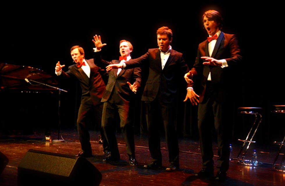 Tenorane imponerte i Tysværtunet. Frå venstre: Ola Marius Ryan og Aasmund Kaldestad, Steffen Horn og Henrik Hundsnes. Foto: Alf-Einar Kvalavåg