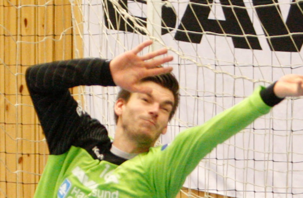 Målvakt Martin Christensen var overalt då HHK slo topplaget Halden. Foto: Alf-Einar Kvalavåg