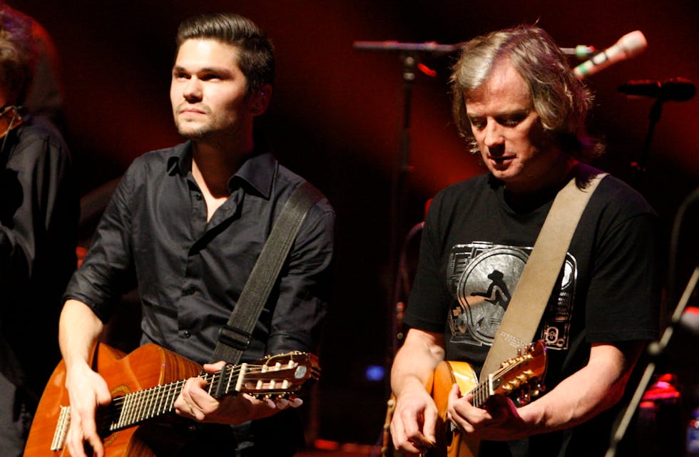 Paul Hansen og Torbjørn Økland kjem til folkefesten i Aksdal 17. mai. Arkivfoto: Alf-Einar Kvalavåg