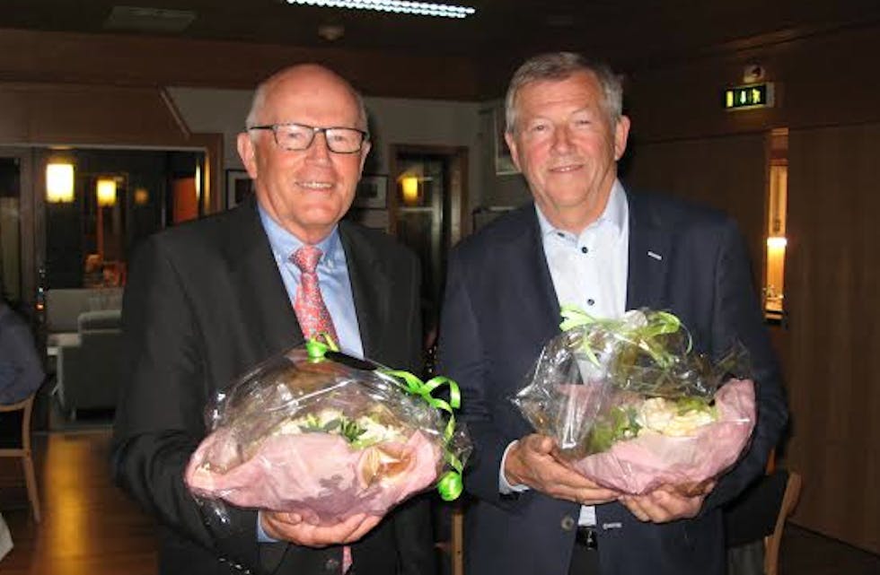 Styrelederskiftet i Haugesund Sparebank; Bjarne Laastad til venstre og nyvalgt styreleder Reidar Pedersen til høyre.  Foto: Karmsund