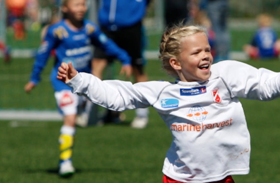 Thea Askvik Bjørnsen skåra mot Haugar og jubla for ein flott dag på Kårstø cup. Foto: Alf-Einar Kvalavåg