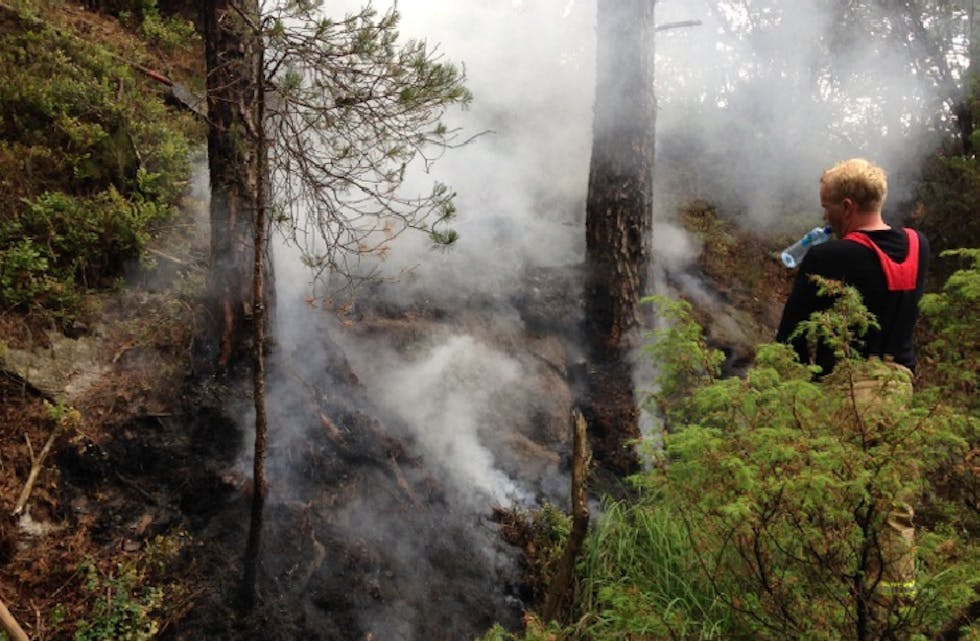Brannvesenet var raskt på plass og slukka brannen i Heskjadalen. Foto: Tysvær Brannvesen