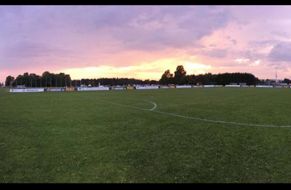 Klokka er 21.20 og det er stilt på Ekeberg for i dag. I morgen klokka 08.00 er det kampar på dag 3 av Norway Cup. Foto: Svanlaug Mæland