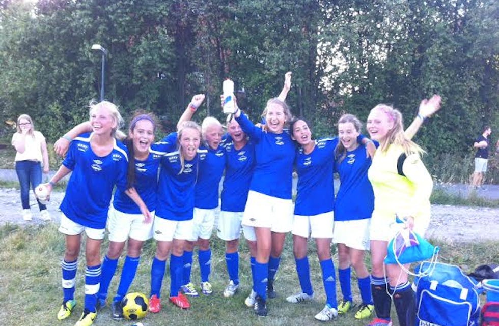 Kven vil juble mest på Ekebergsletta i dag. Skjold, Falkeid eller Stegaberg?.
Falkied J13 vann over Huk og speler kvartfinale 16.35.Falkied J13 speler klokka 10.50.