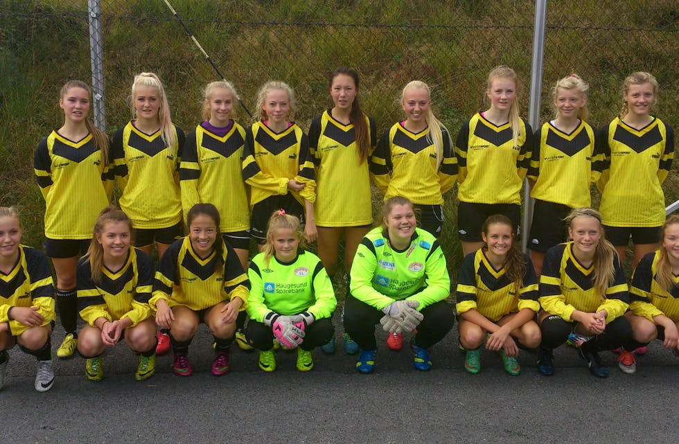 Frakkagjerd US sine jenter er videre i skolecupen i fotball. Foto: privat