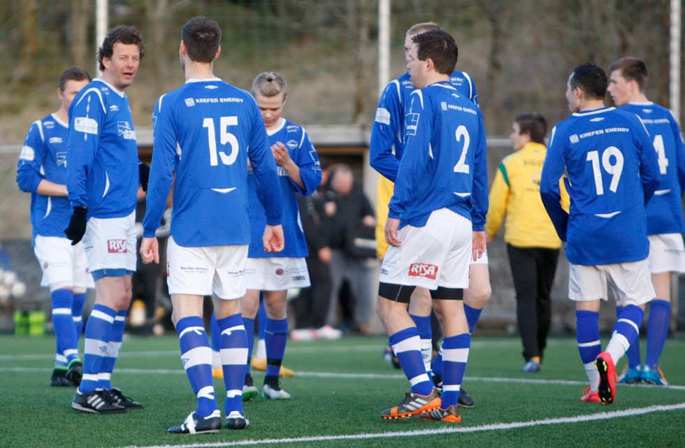 Falkeid-spelarane er allereie begynt å speide etter Stegaberg-gjengen. I morgon står slaget mellom vå¨re to 5. divsisjonslag. Arkivfoto: Alf-Einar Kvalavåg