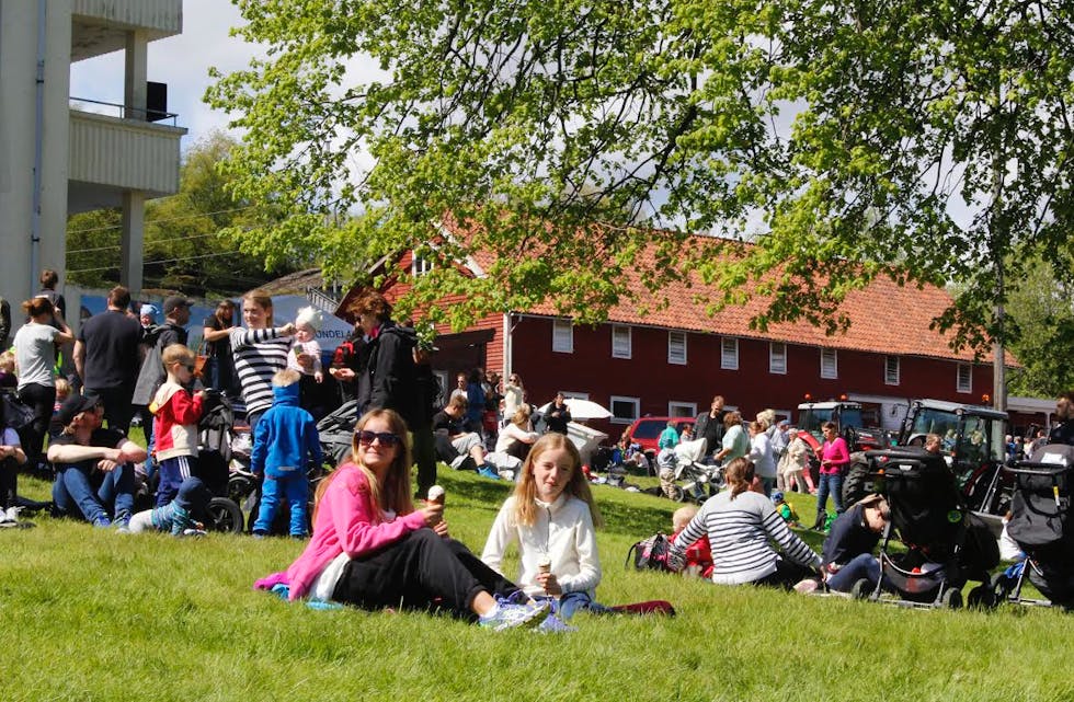 Det ble en strålende søndag under Åpen dag på Tveit. Foto: Eva Birkeland