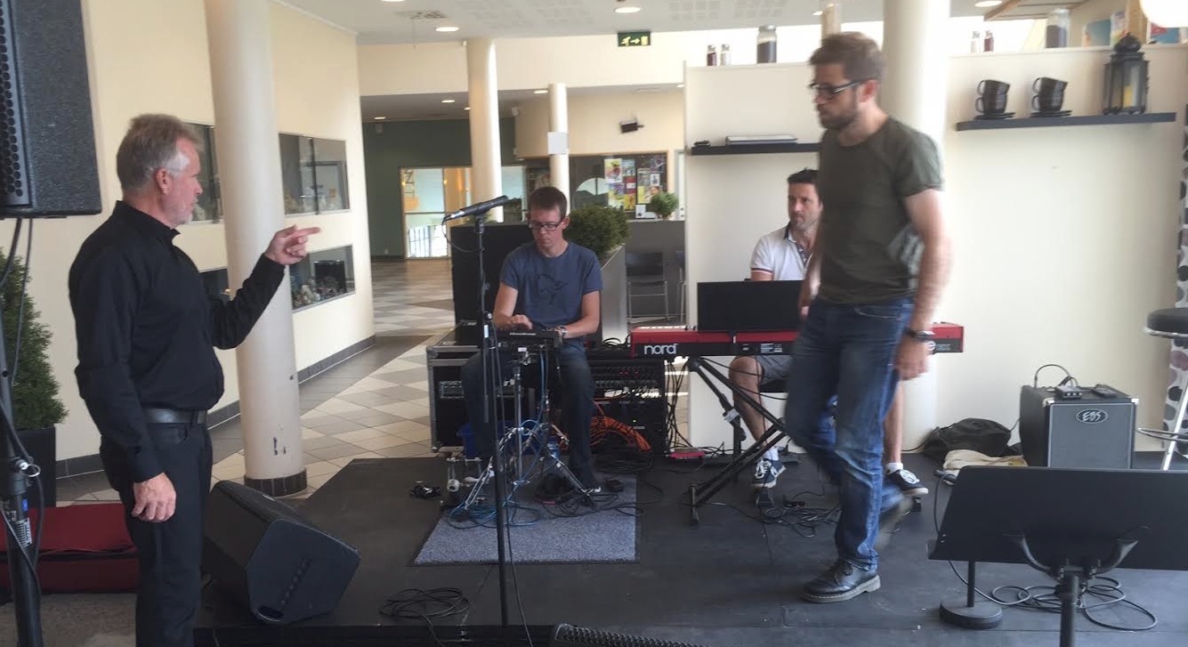 Lars Johannes Liknes, tangenter - Gisle Molland,  kontrabass - Lars Røthe, slagverk  - Roy Strømø, trompet. Foto: Alf-Einar Kvalavåg