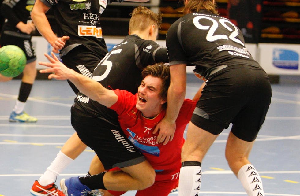 Steffan Stollig Christensen blei passa godt på av Ole J. Borch og Fredrik Utengen. Foto: Alf-Einar Kvalavåg