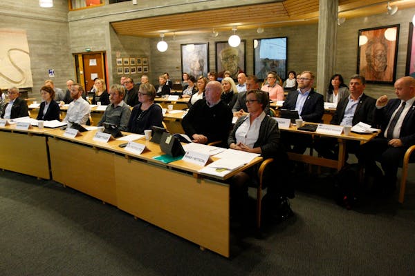 Budsjettforslagene er nå lagt fram for formannskapet. Nå er det opp til kommunestyret. Foto: Alf-Einar Kvalavåg