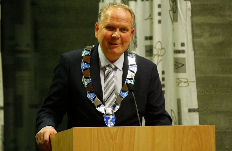 Ordfører Sigmund Lier invirerer til nyttårsmottakelse 2. januar. Foto: Alf-Einar Kvalavåg