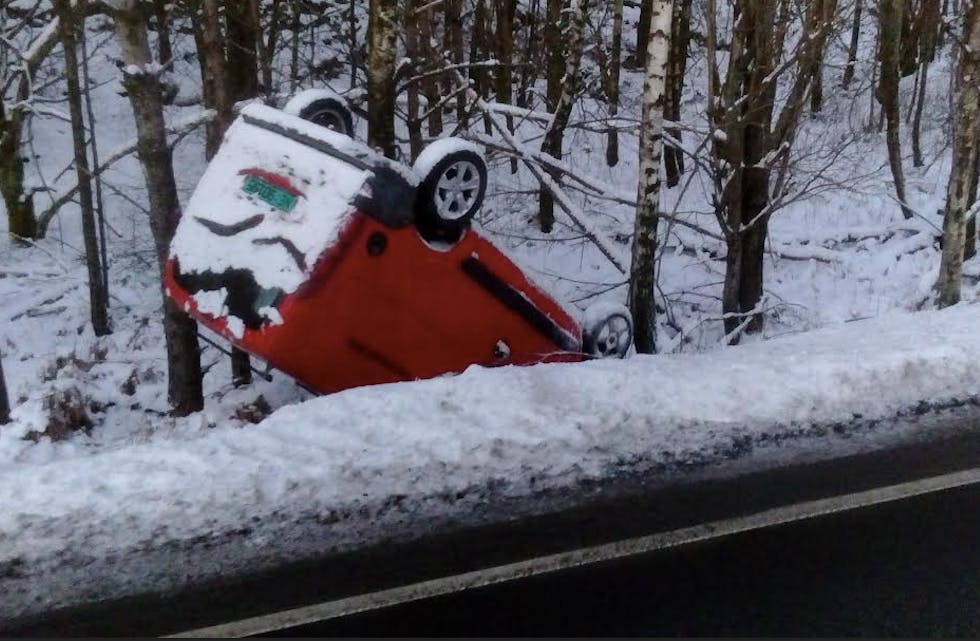 – Hvem skal flytte denne bilen, lurer en tipser.