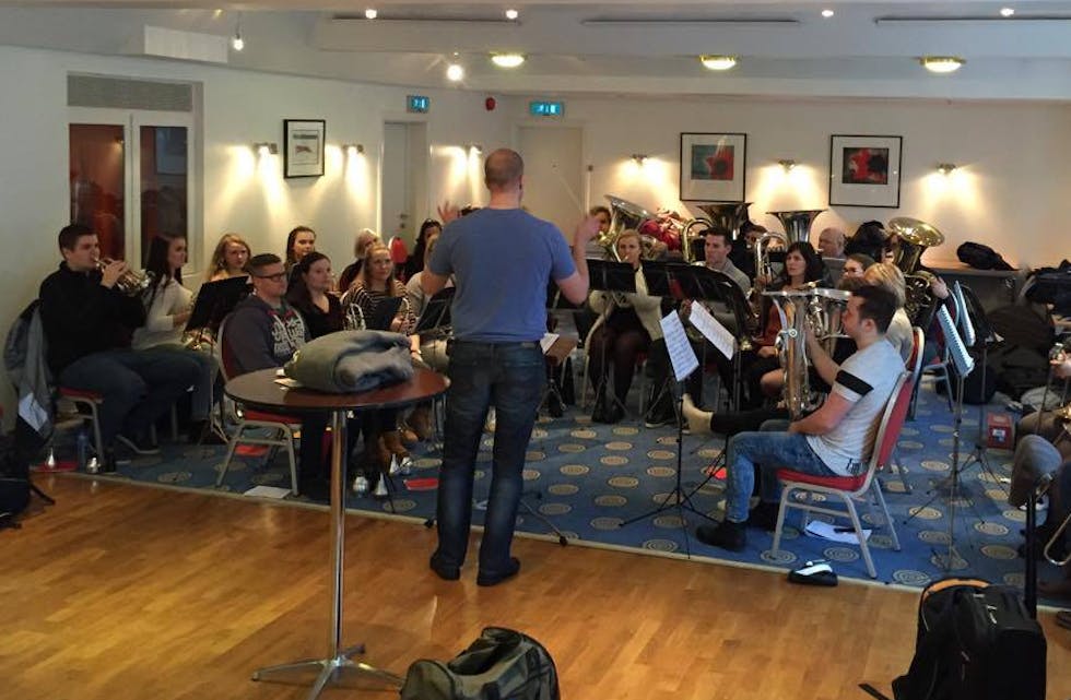 Siste øving i Bergen før NM-stykket blir presentert kl 18.40. Foto: Tore Gard