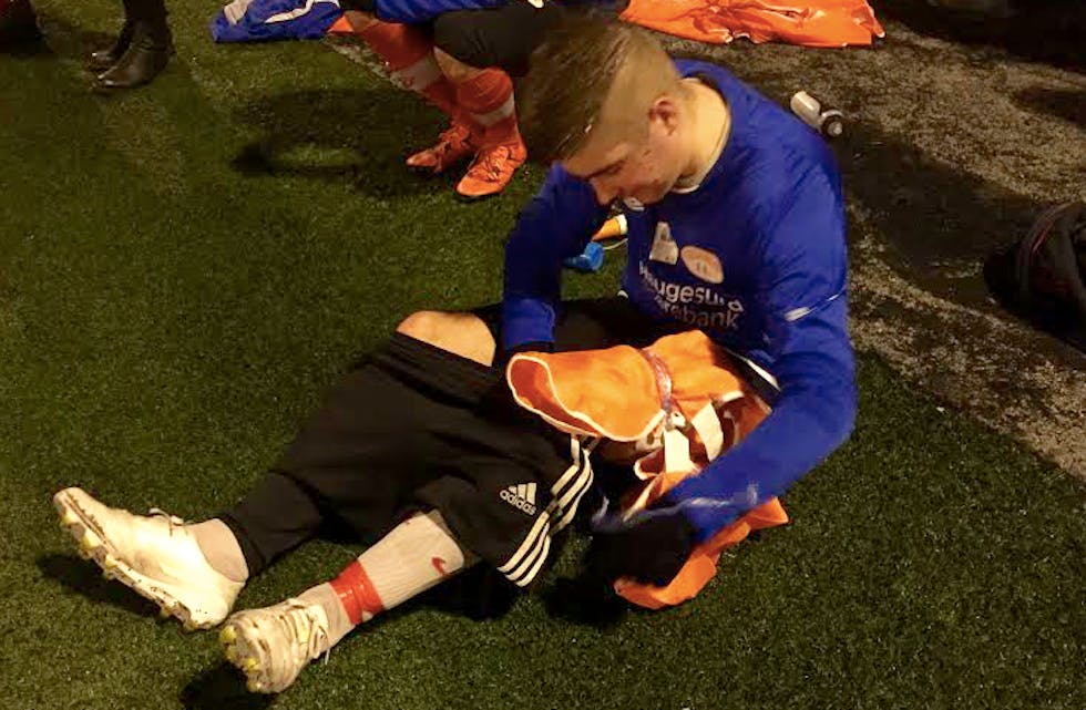 Petter Lønning fikk tidlig en lårhøne mot Haugar 2 og måtte gi seg. Foto: Alf-Einar Kvalavåg