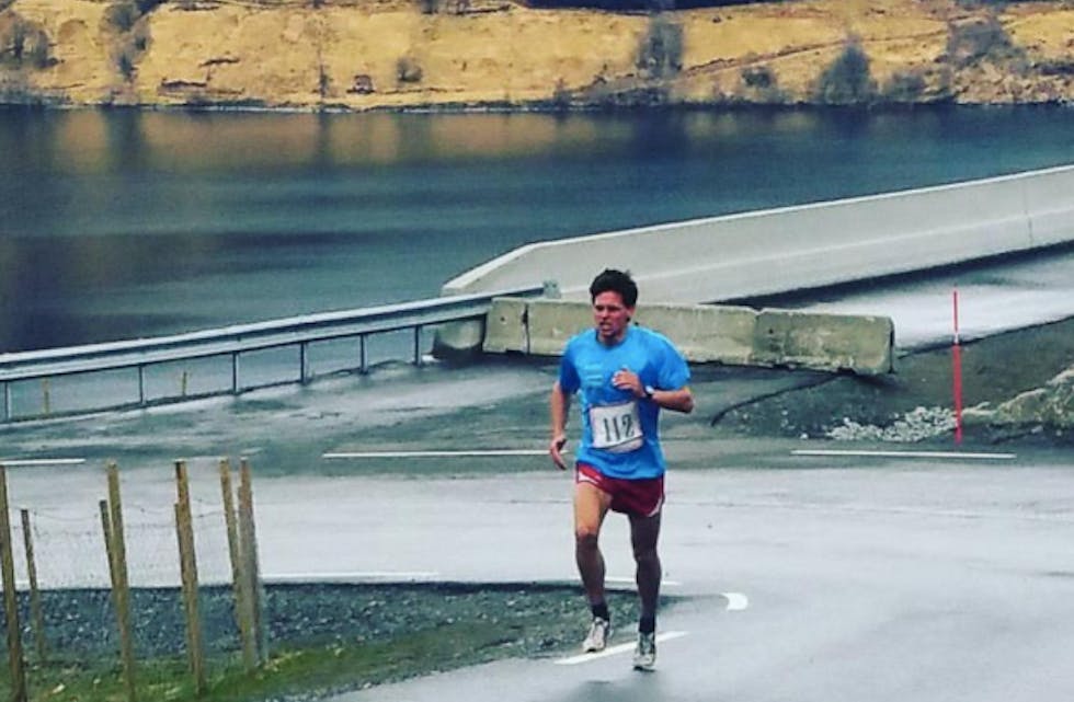 Slik har vi sett Thomas Finshus mange ganger. Alene i tet og inn til seier. Foto: Privat