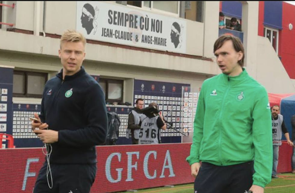 Alexander Søderlund og Ole Sælnes startet på benken i kveld. Foto: Saint-Etienne