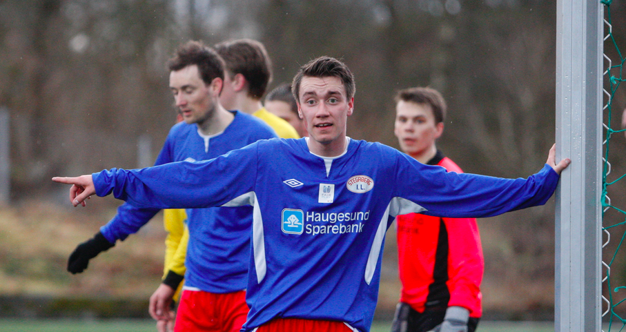 Flemming Skare og Stegaberg sliter mot Bogafjell. Foto: Alf-Einar Kvalavåg