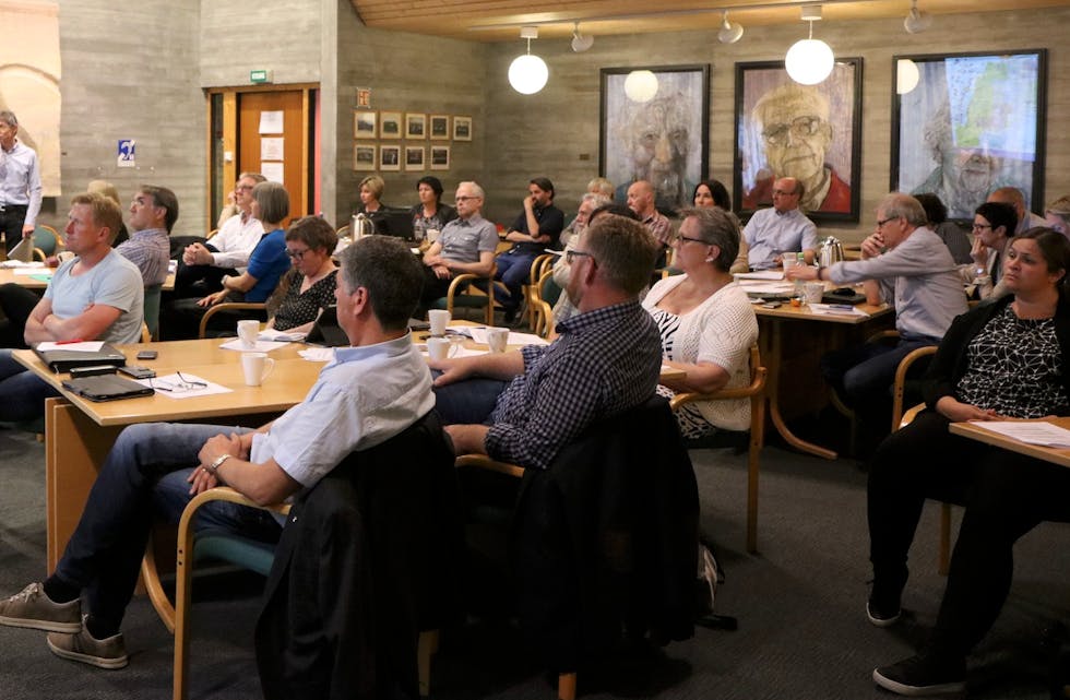 Ordførar Sigmund Lier og Peter Sonnenberg i Norconsult er blant deltakerane i Aksdal i dag. Foto: Mona Terjesen