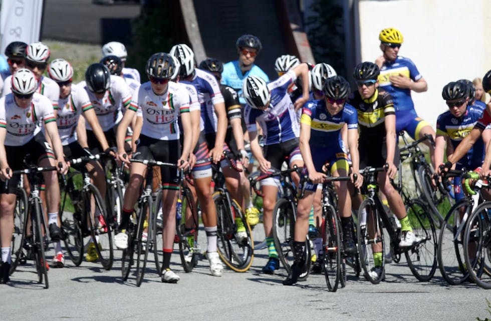 MAnge hadde funnet veien til Bokn og regionsmesterskap i sykling. Foto: Bokn SK