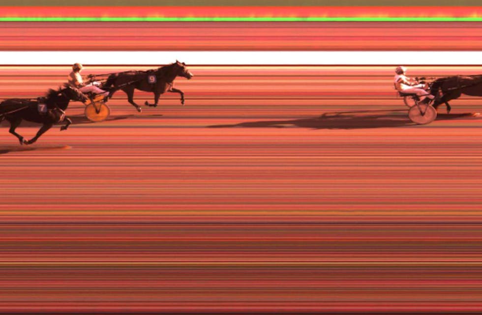 Johan Kringeland Eriksen og Linni M vant suverent på Klosterskogen. Foto: Rikstoto.no