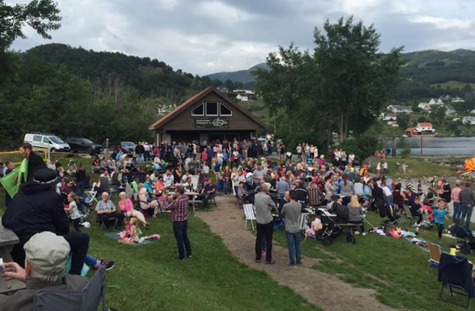Svært mange hadde funnet veien til Notaflot i kveld. Foto: Monika Lindanger