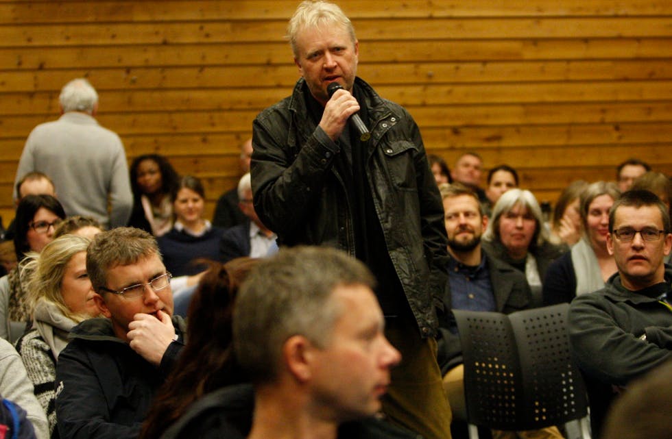 Steinar Høyvik var ein av mange som stilte gode spørsmål frå salen. Foto: Alf-Einar Kvalavåg