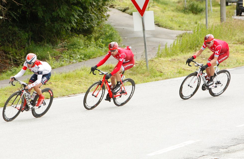 Det er ikke kjent om Alexander Kristoff, Sven Erik Bystrøm og Katjusjakommer til årets ritt. Her fra Skjoldastraumen i fjor. Foto: Alf-Einar Kvalavåg