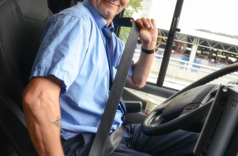 Nå blir det nye kontroller for å sjekke om sjåfører og passasjerer bruker belte i busser der det er tilgjengelig. Foto: Knut Opeide