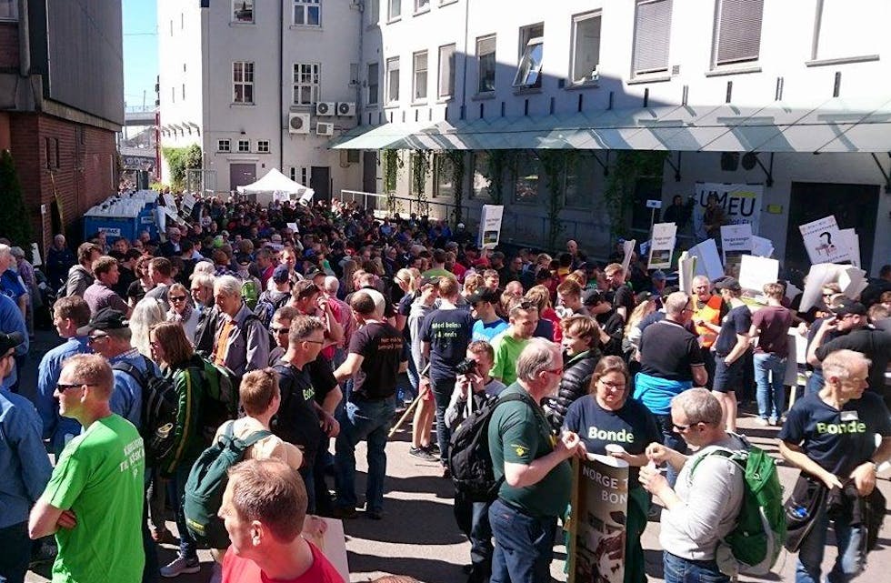 Kampklare bønder på plass i Oslo. Foto: Solveig Øie